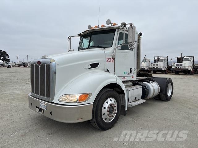 Peterbilt 384 Ťahače