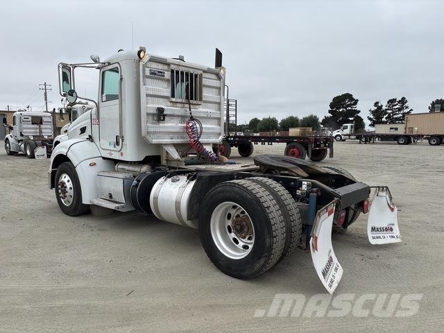 Peterbilt 384 Ťahače