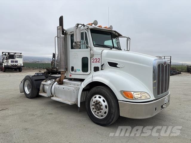 Peterbilt 384 Ťahače