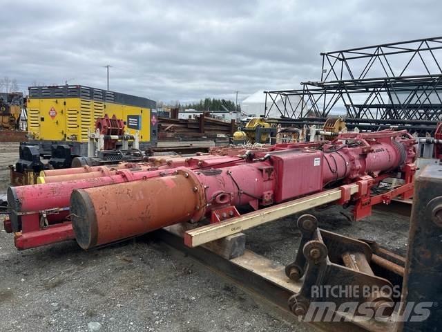  Pileco D30-32 Hydraulické baranidlá na zatĺkanie pilotov