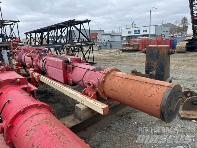  Pileco D30-32 Hydraulické baranidlá na zatĺkanie pilotov