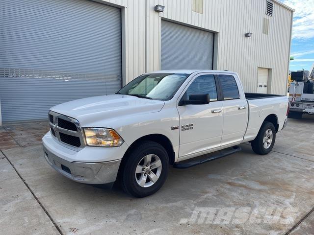 RAM 1500 Nakladacia/sklápacia bočnica