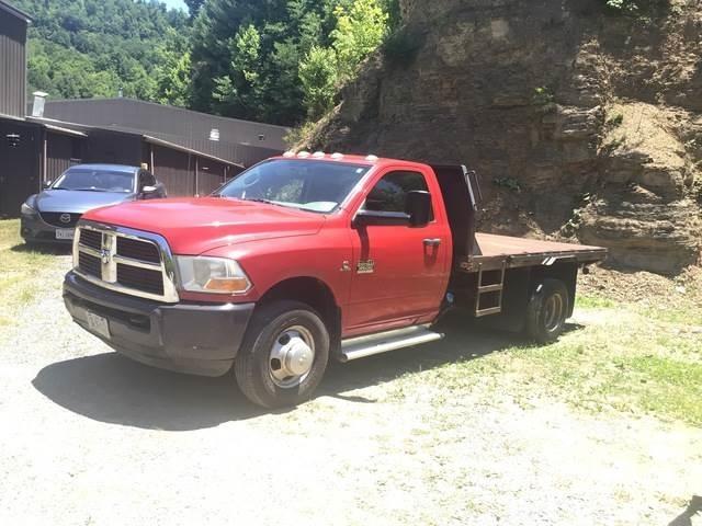 RAM 3500 Plošinové nákladné automobily/nákladné automobily so sklápacími bočnicami