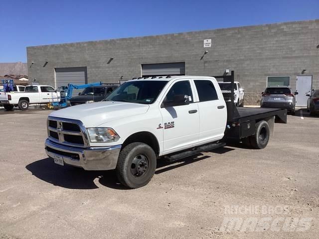 RAM 3500 Plošinové nákladné automobily/nákladné automobily so sklápacími bočnicami