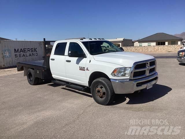 RAM 3500 Plošinové nákladné automobily/nákladné automobily so sklápacími bočnicami
