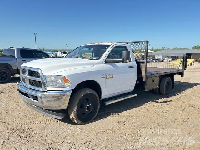 RAM 3500 Plošinové nákladné automobily/nákladné automobily so sklápacími bočnicami