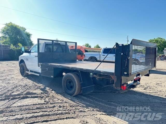 RAM 3500 Plošinové nákladné automobily/nákladné automobily so sklápacími bočnicami