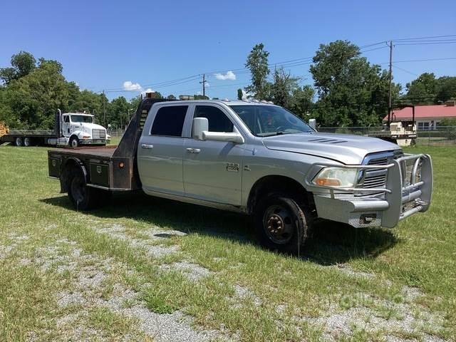 RAM 3500 Plošinové nákladné automobily/nákladné automobily so sklápacími bočnicami
