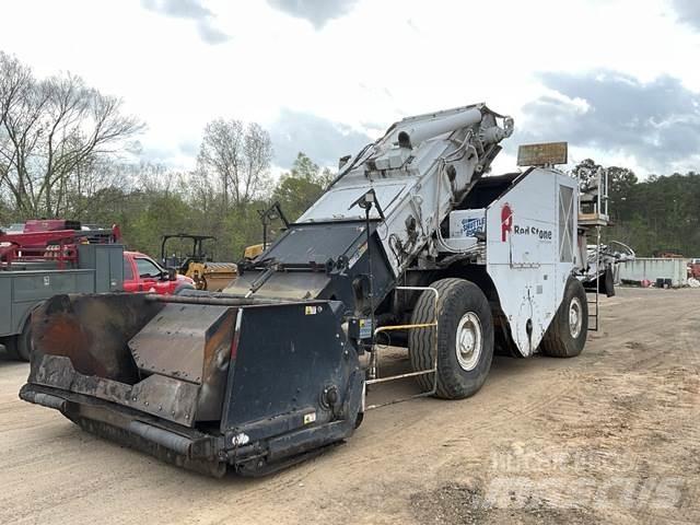 Roadtec 2500E Stroje pre prepravu materiálov