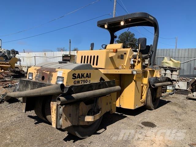 Sakai GW750-2 Pneumatikové valce
