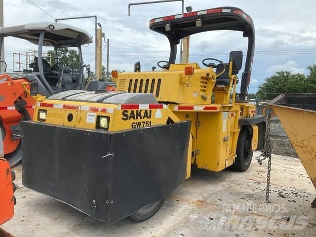 Sakai GW751 Pneumatikové valce