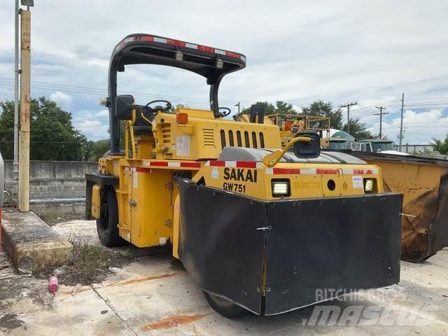 Sakai GW751 Pneumatikové valce
