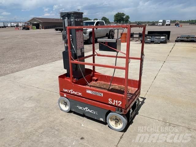 SkyJack SJ12 Vertikálne stĺpové výťahy