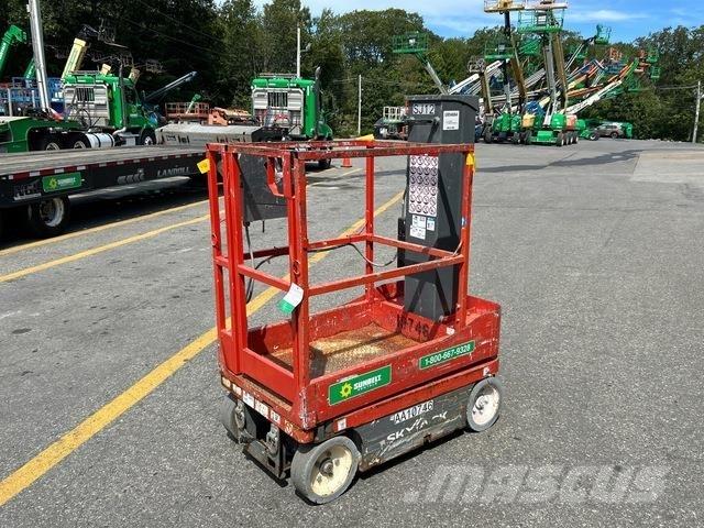 SkyJack SJ12 Vertikálne stĺpové výťahy