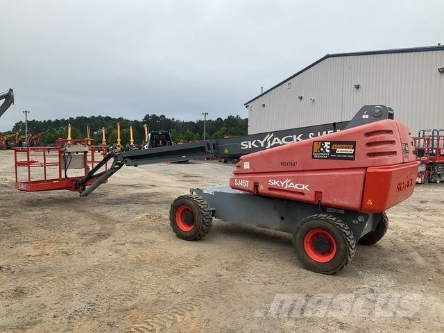 SkyJack SJ45T Teleskopické plošiny