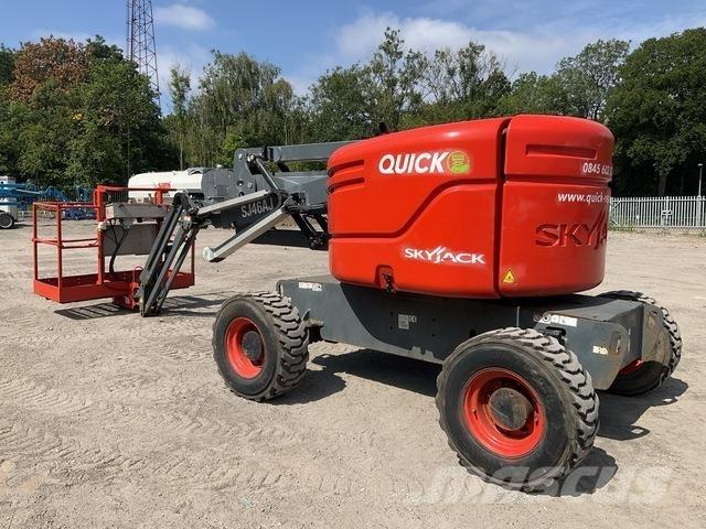 SkyJack SJ46AJ Kĺbové plošiny