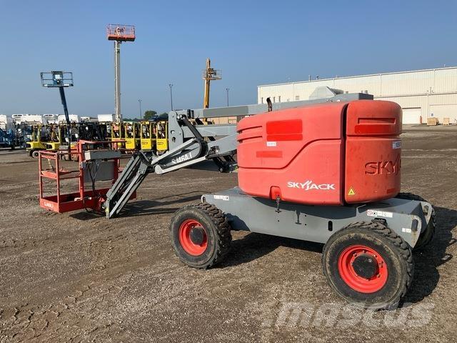 SkyJack SJ46AJ Kĺbové plošiny