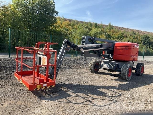 SkyJack SJ51AJ Kĺbové plošiny