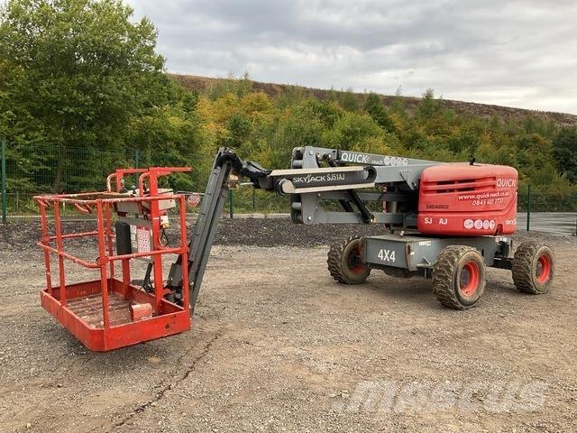 SkyJack SJ51AJ Kĺbové plošiny