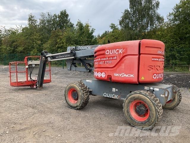 SkyJack SJ51AJ Kĺbové plošiny