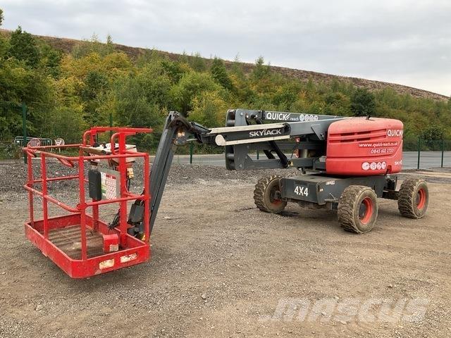 SkyJack SJ51AJ Kĺbové plošiny