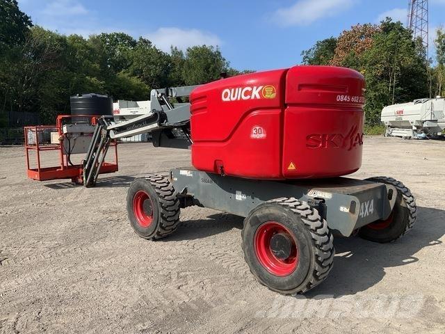 SkyJack SJ51AJ Kĺbové plošiny
