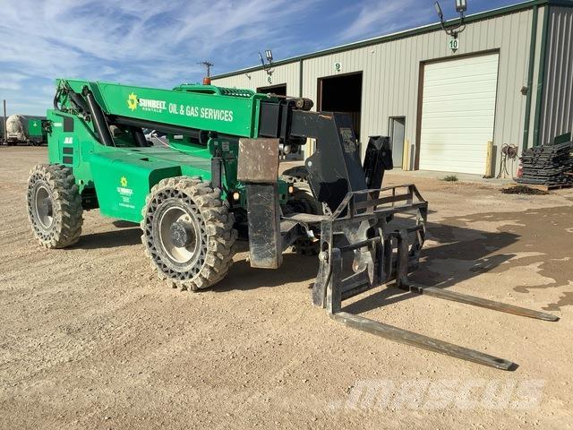 SkyTrak 10042 Teleskopické manipulátory