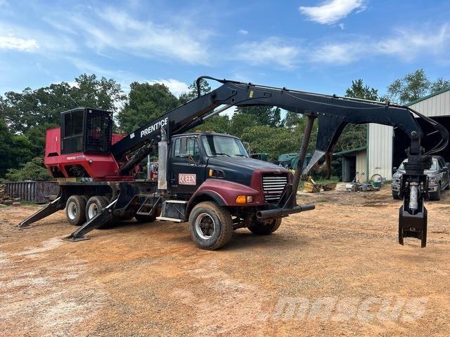 Sterling L8513 Nákladné vozidlá na prepravu dreva