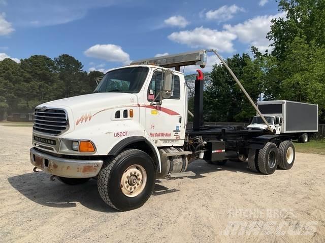 Sterling L9500 Hákový nosič kontajnerov