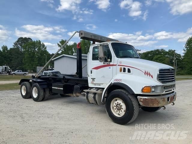 Sterling L9500 Hákový nosič kontajnerov
