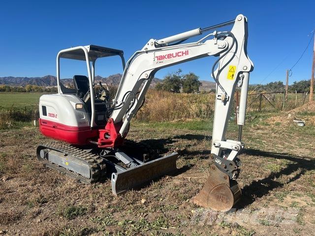 Takeuchi TB235 Pásové rýpadlá