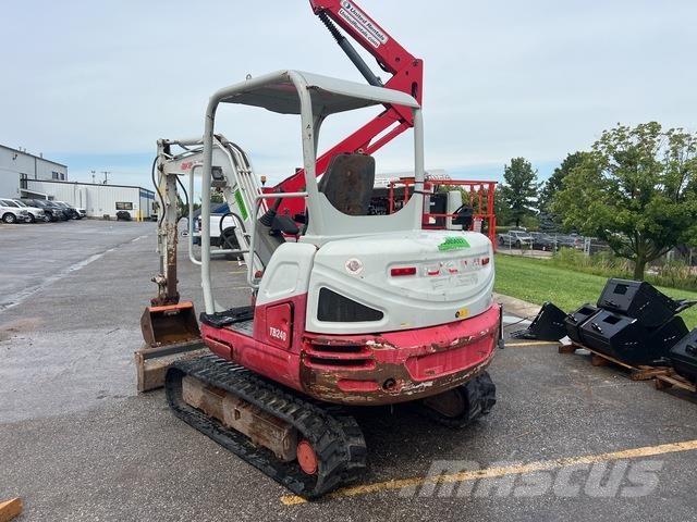 Takeuchi TB240 Pásové rýpadlá