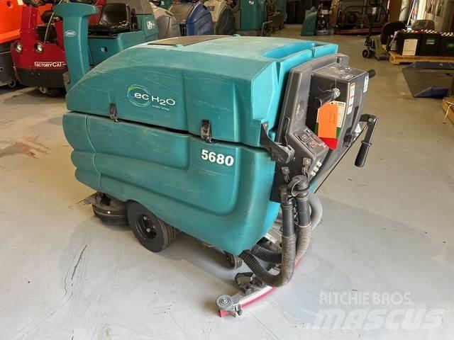 Tennant 5680 Podlahové umývacie stroje