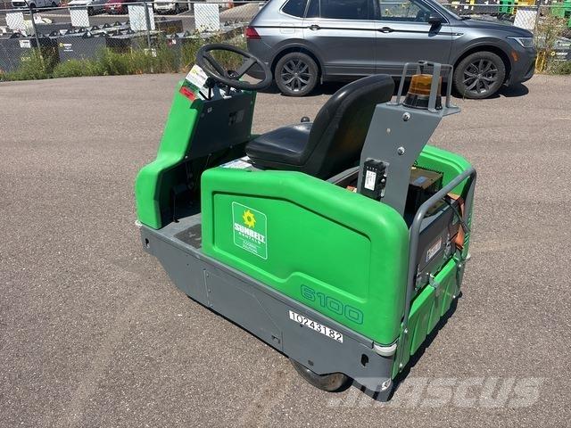 Tennant 6100 Vnútorné zametacie stroje