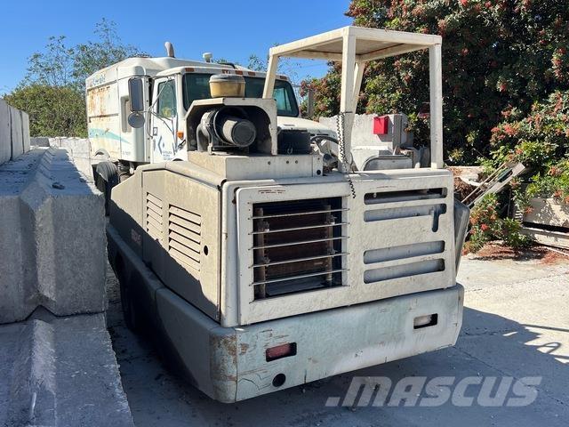 Tennant 800 Vnútorné zametacie stroje