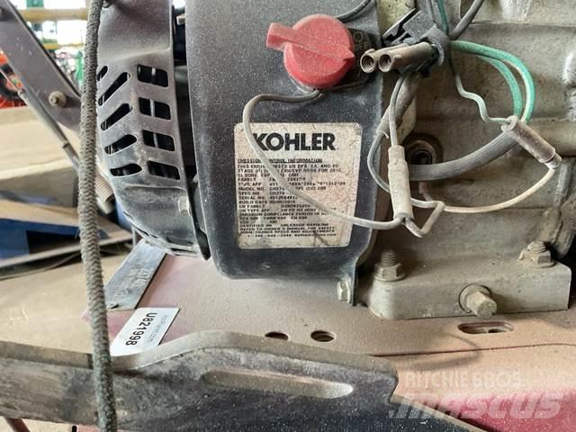 Toro 23740 Vnútorné zametacie stroje