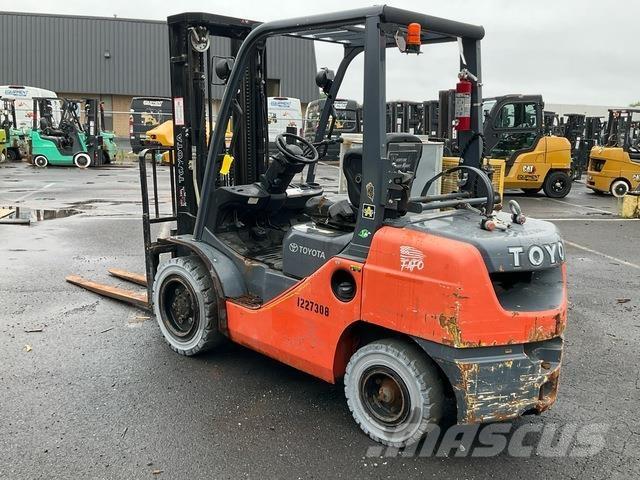 Toyota 8FGU30 Stavebníctvo - ostatné