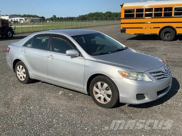 Toyota Camry Automobily