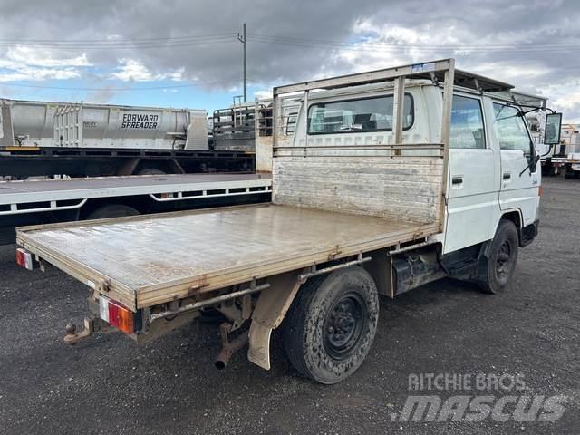 Toyota DYNA Plošinové nákladné automobily/nákladné automobily so sklápacími bočnicami
