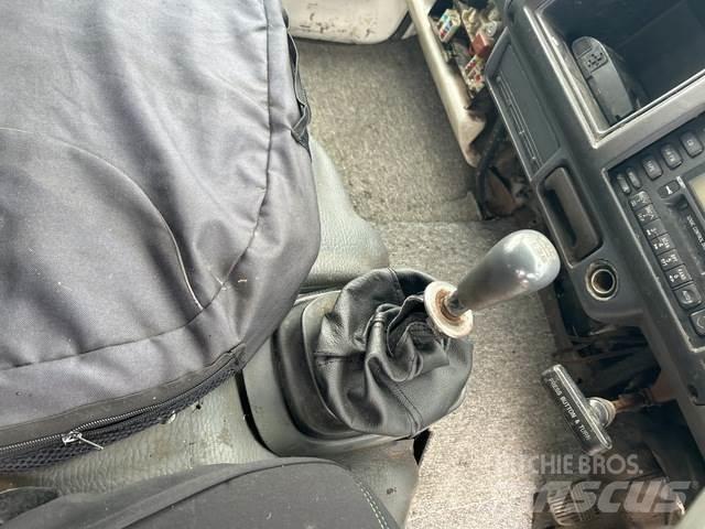 Toyota DYNA Plošinové nákladné automobily/nákladné automobily so sklápacími bočnicami
