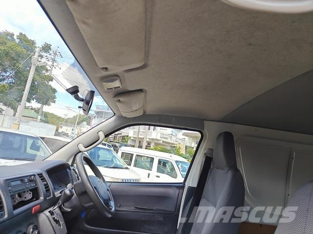 Toyota Hiace Minibusy
