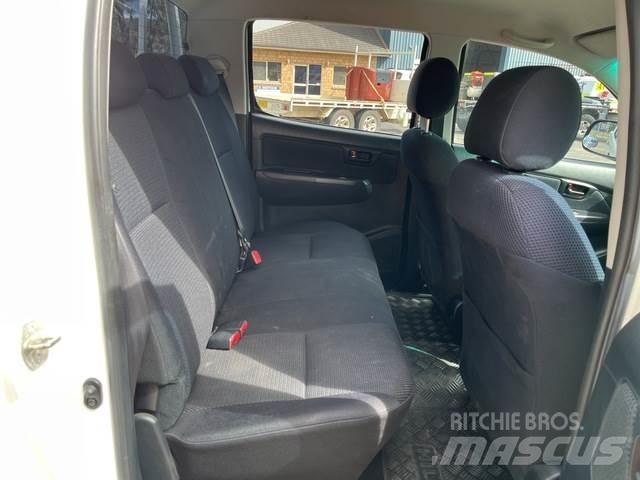 Toyota Hilux Nakladacia/sklápacia bočnica