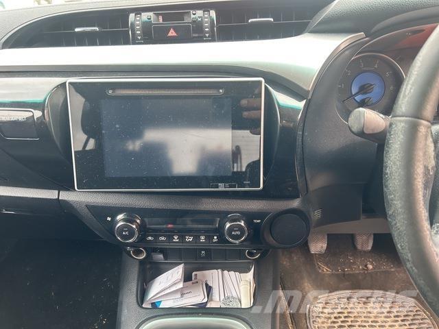Toyota HiLux Iné