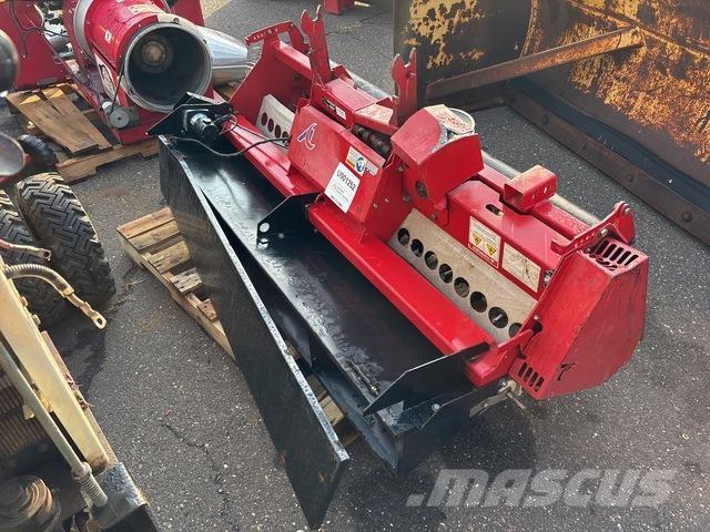 Ventrac EA600 Aerátory a odmachovače