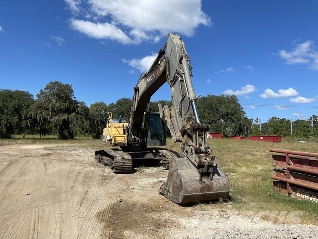 Volvo EC300DL Pásové rýpadlá