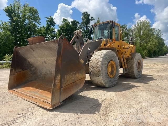 Volvo L220E Kolesové nakladače