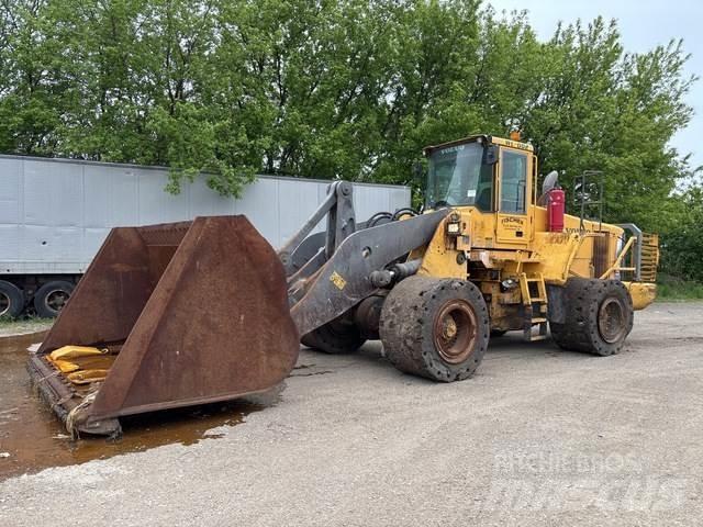 Volvo L220E Kolesové nakladače