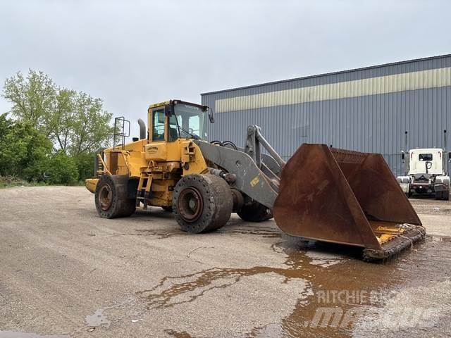 Volvo L220E Kolesové nakladače