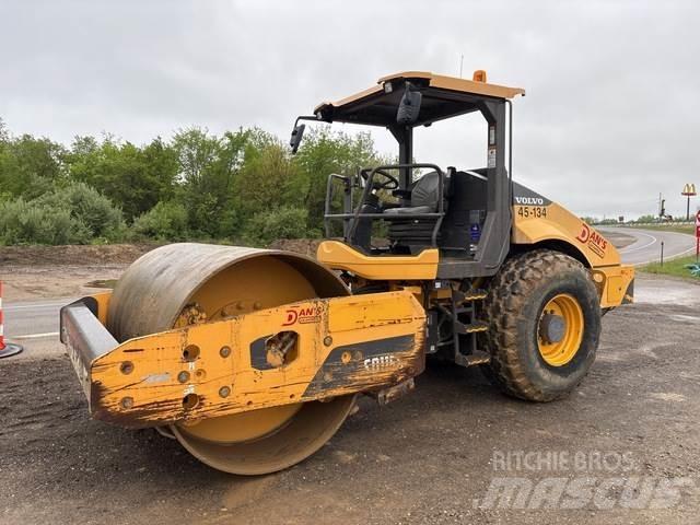 Volvo SD115B Ťahačové valce