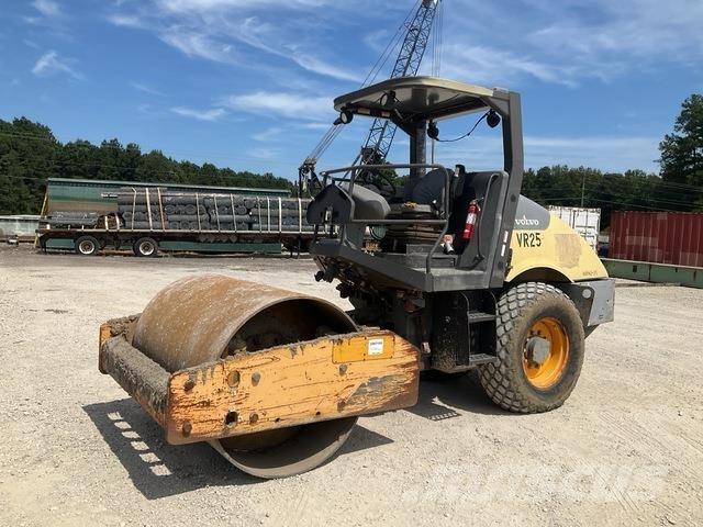 Volvo SD70D Ťahačové valce